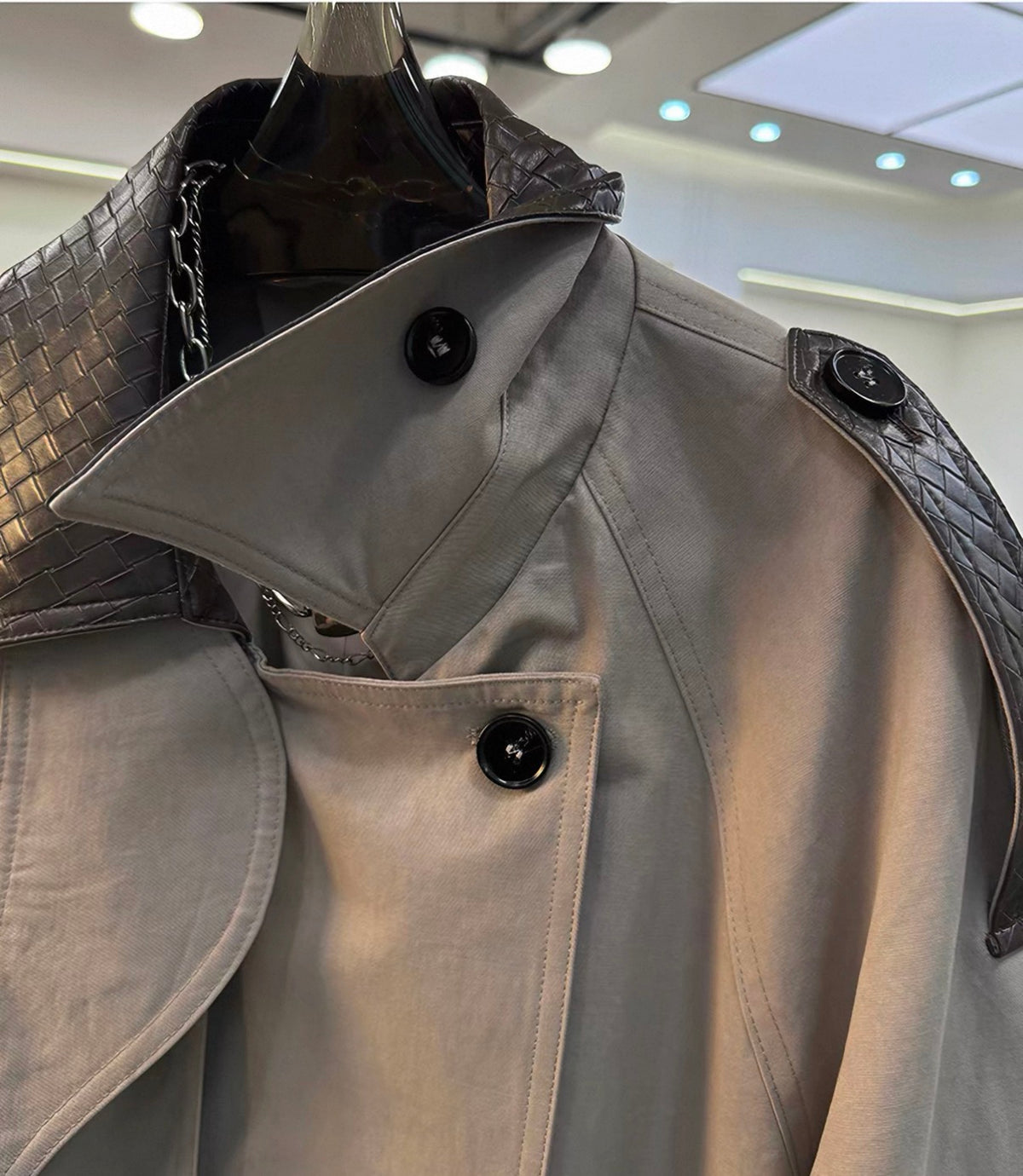 THE DOWNTOWN TRENCH JACKET