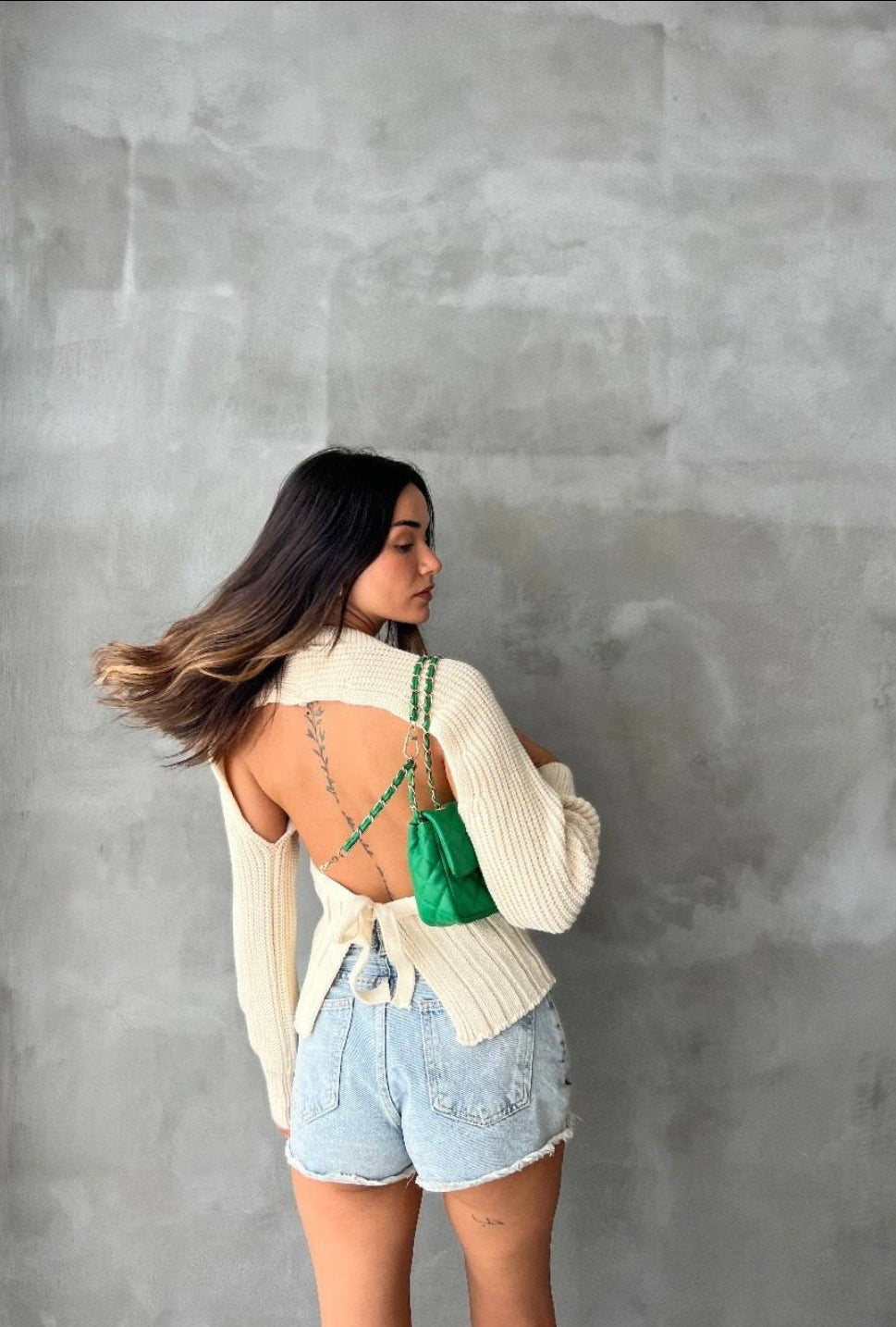 BACKLESS SWEATER