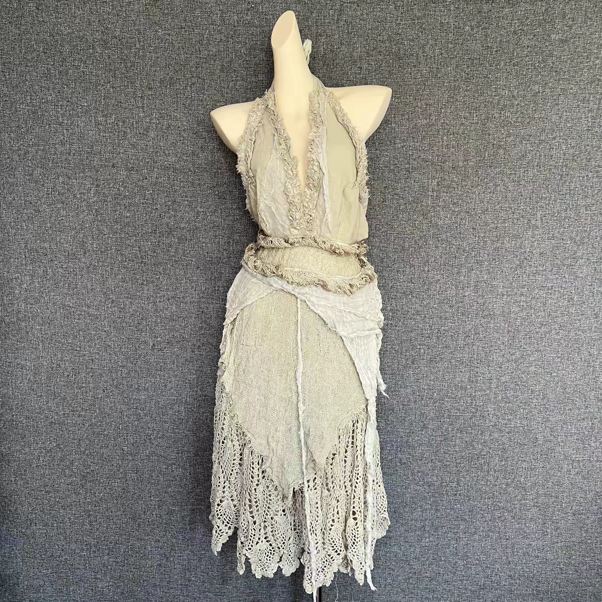 THE ISOLDE LACE DRESS