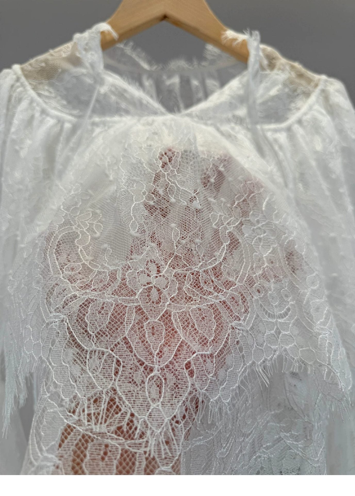 CAPRI LACE TOP