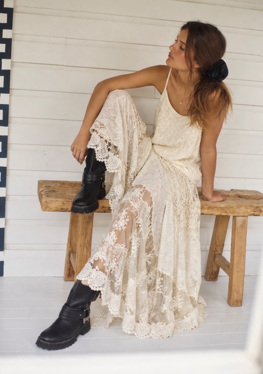 LACE AFFAIR IRREGULAR SKIRT