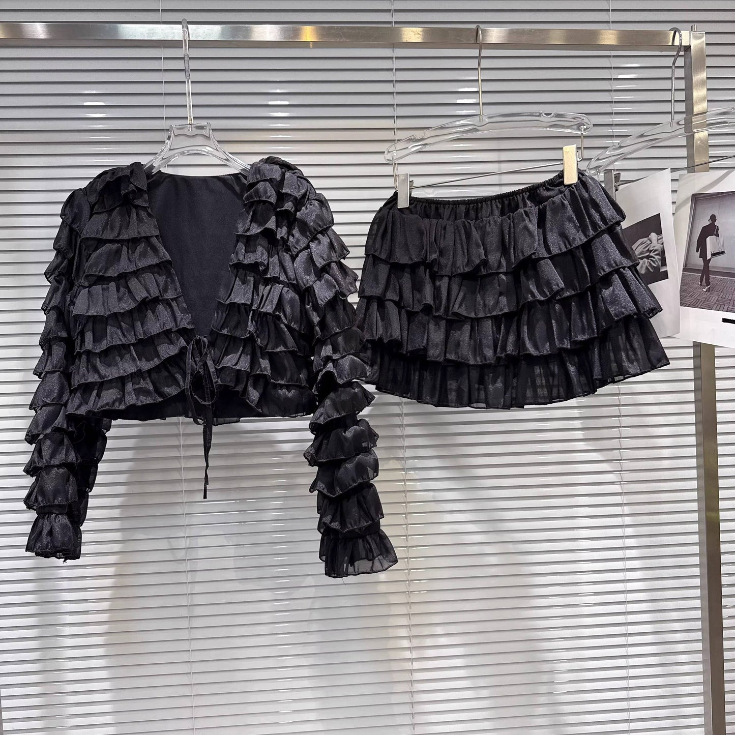 THE MONOCHROME MUSE SET - BLACK