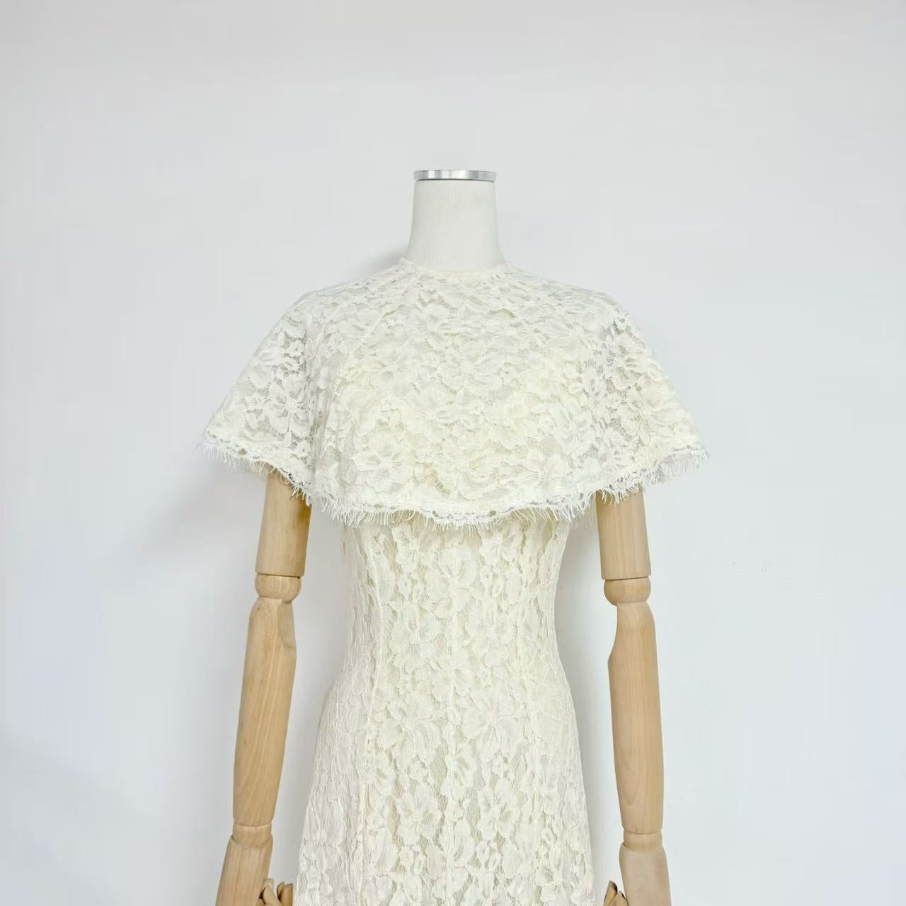 THE ÉLODIE LACE DRESS - IVORY