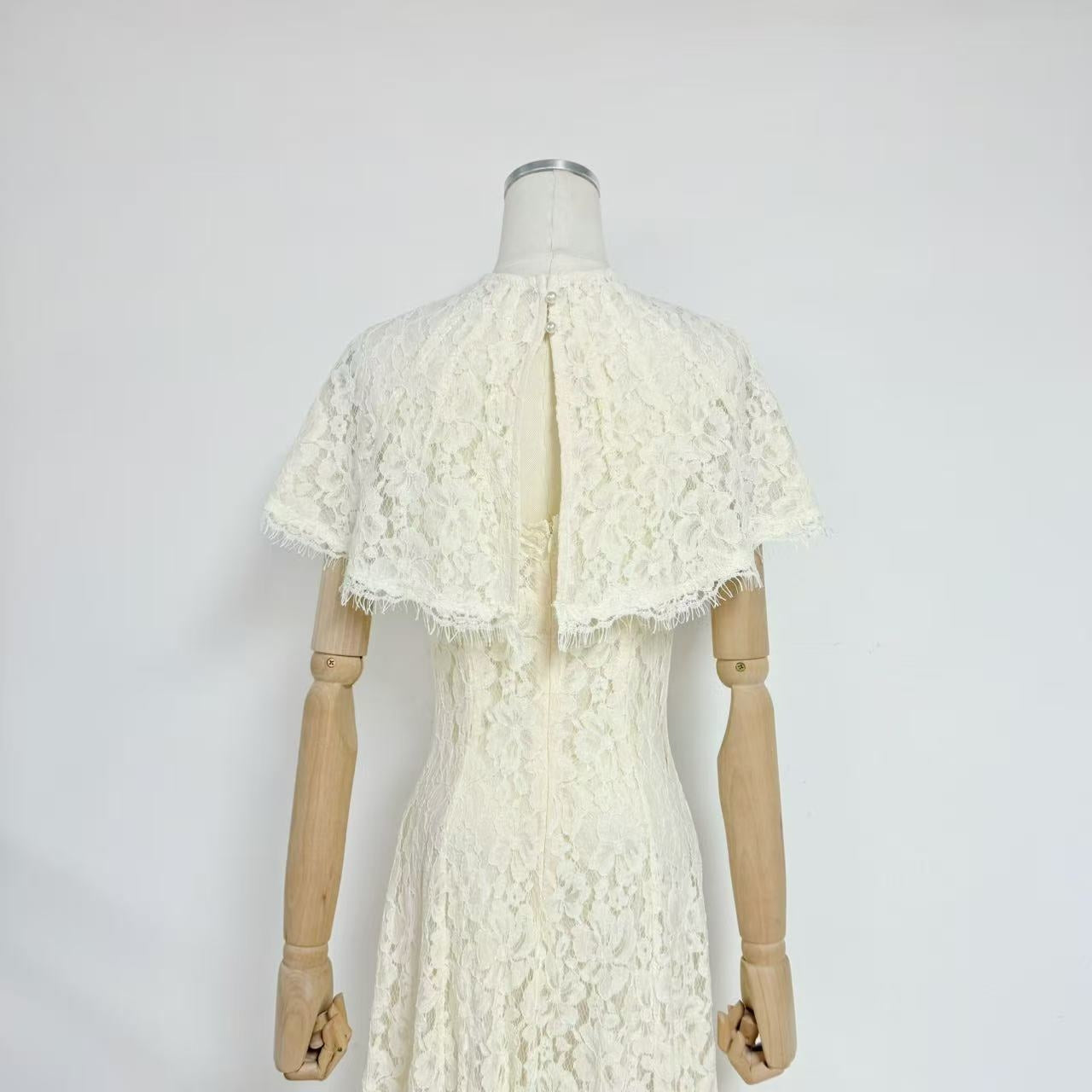 THE ÉLODIE LACE DRESS - IVORY