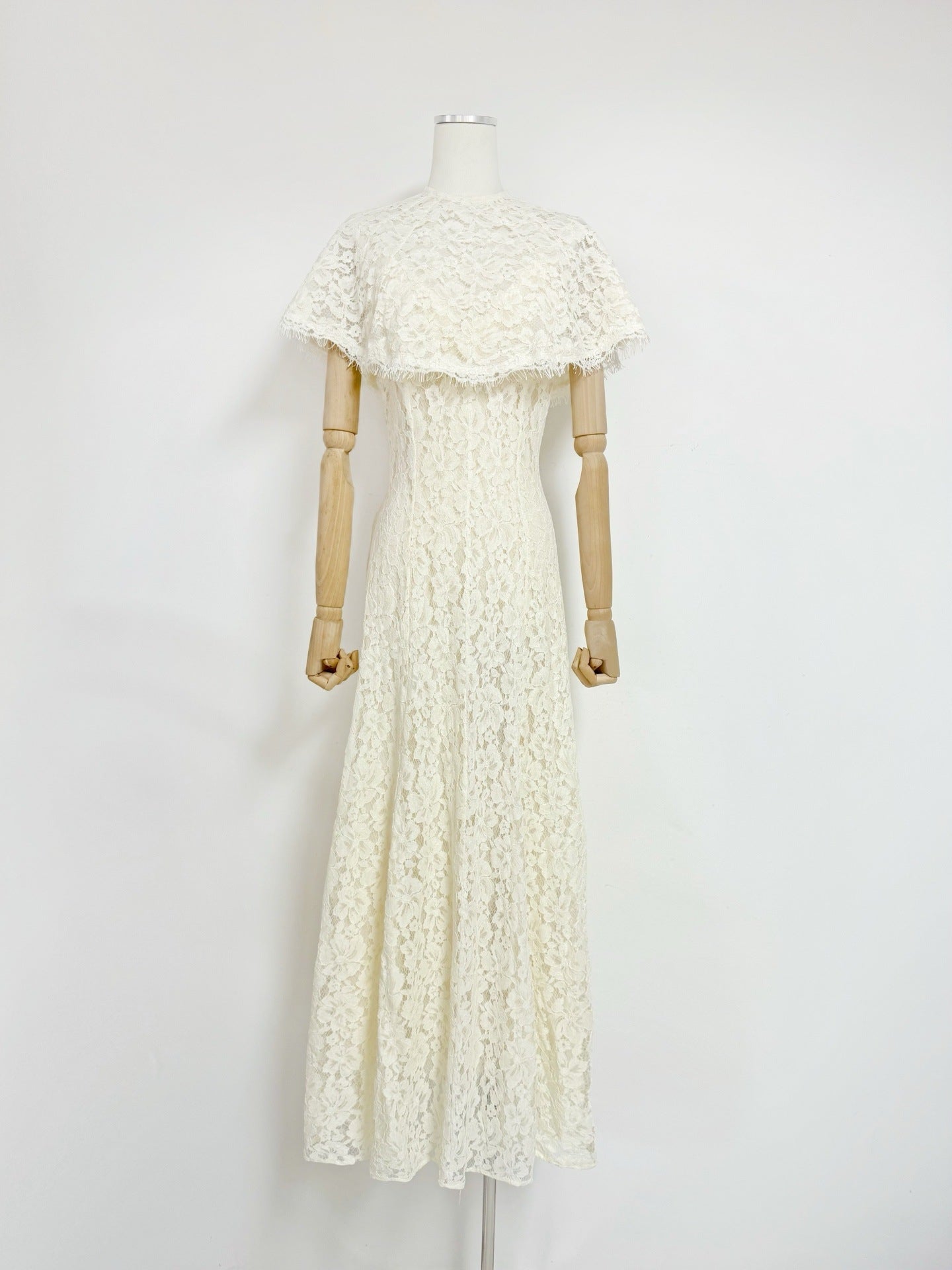 THE ÉLODIE LACE DRESS - IVORY