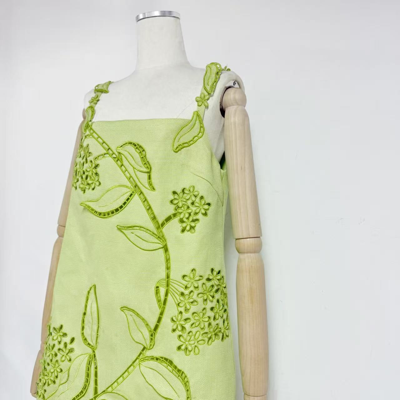 BOTANICAL MUSE DRESS - GREEN